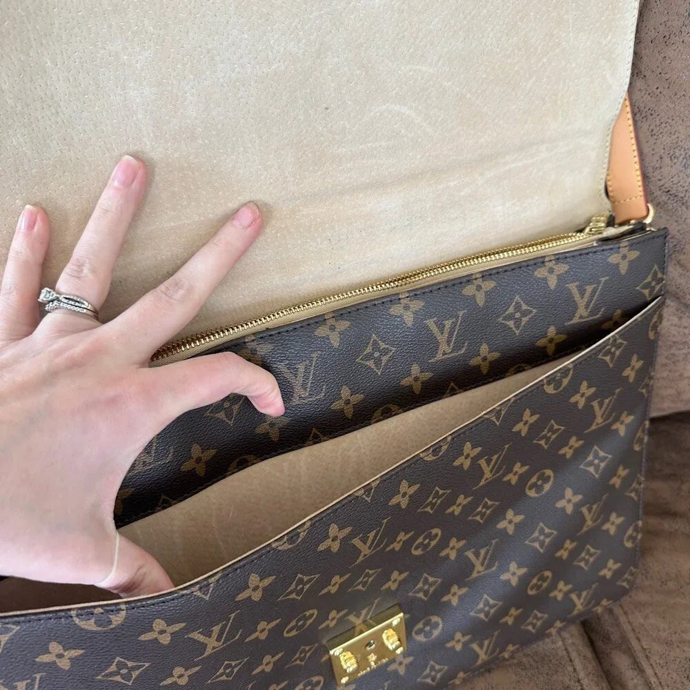 LOUIS VUITTON Monogram Porte Documents Bandouliere Bag